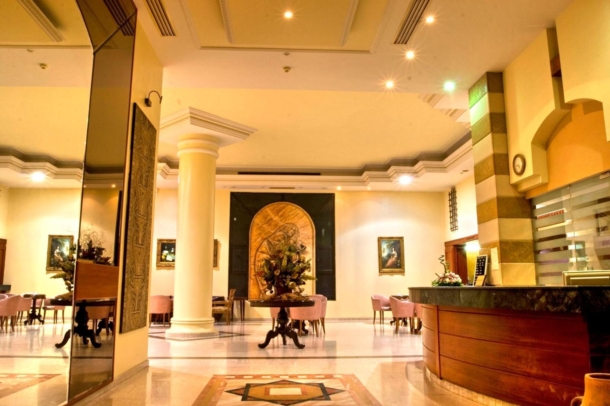 Madisson Hotel Jounieh Bagian luar foto