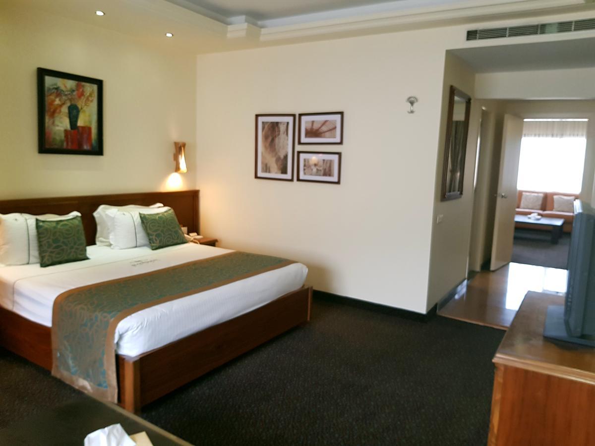 Madisson Hotel Jounieh Bagian luar foto