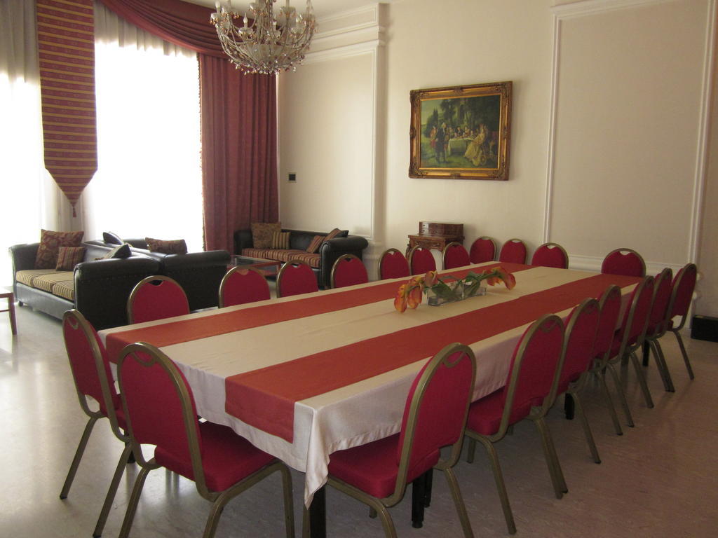 Madisson Hotel Jounieh Bagian luar foto