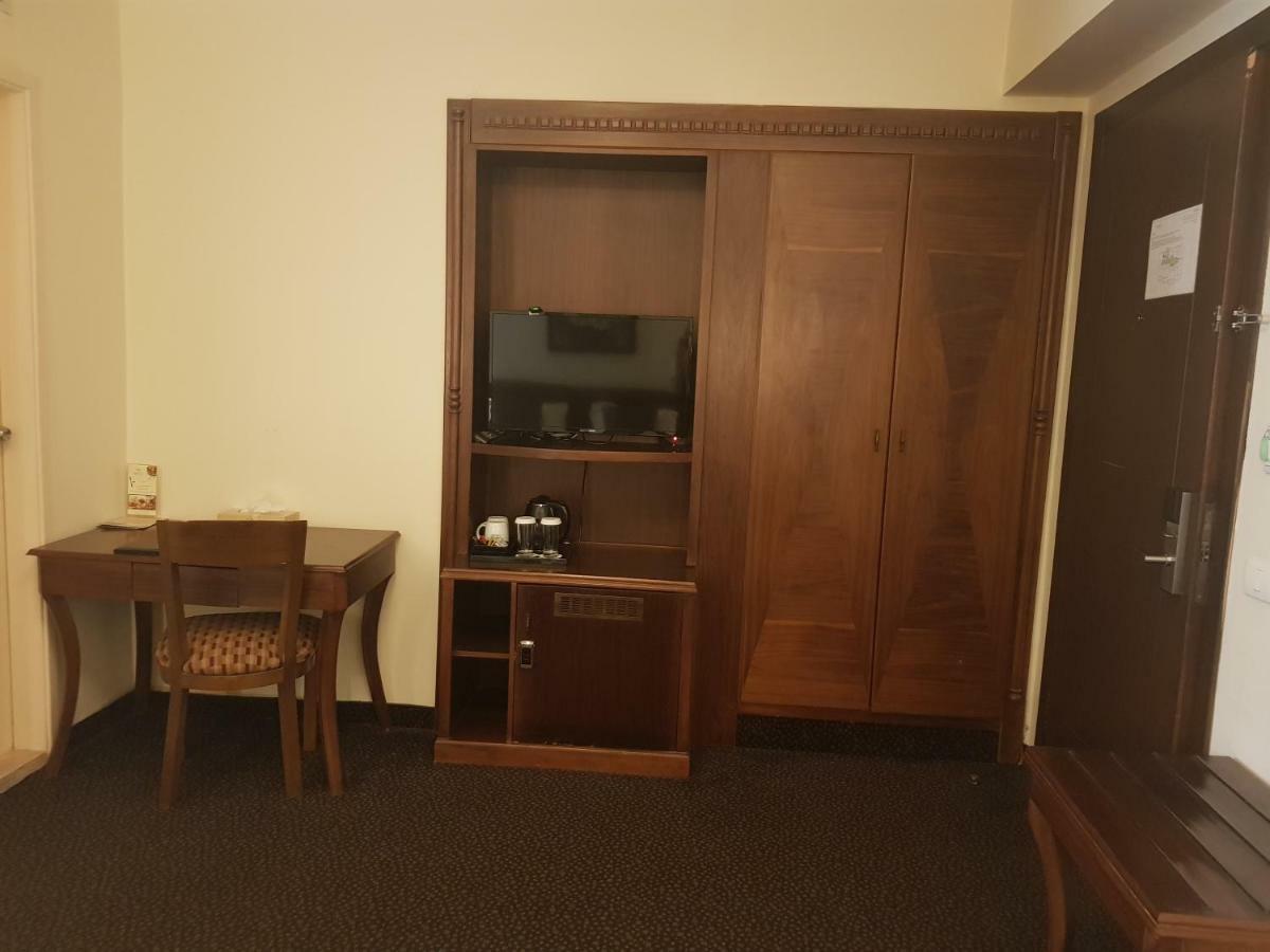 Madisson Hotel Jounieh Bagian luar foto