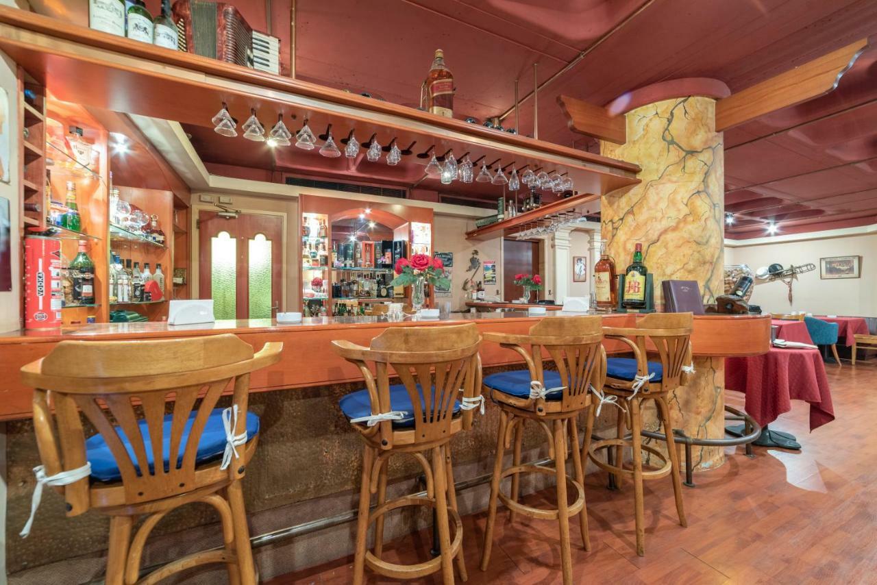 Madisson Hotel Jounieh Bagian luar foto