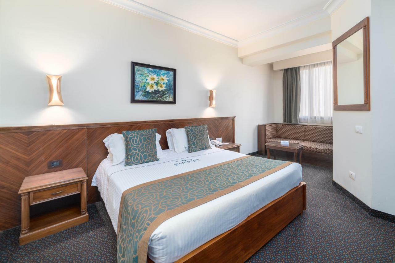 Madisson Hotel Jounieh Bagian luar foto