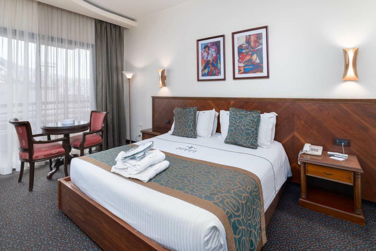 Madisson Hotel Jounieh Bagian luar foto