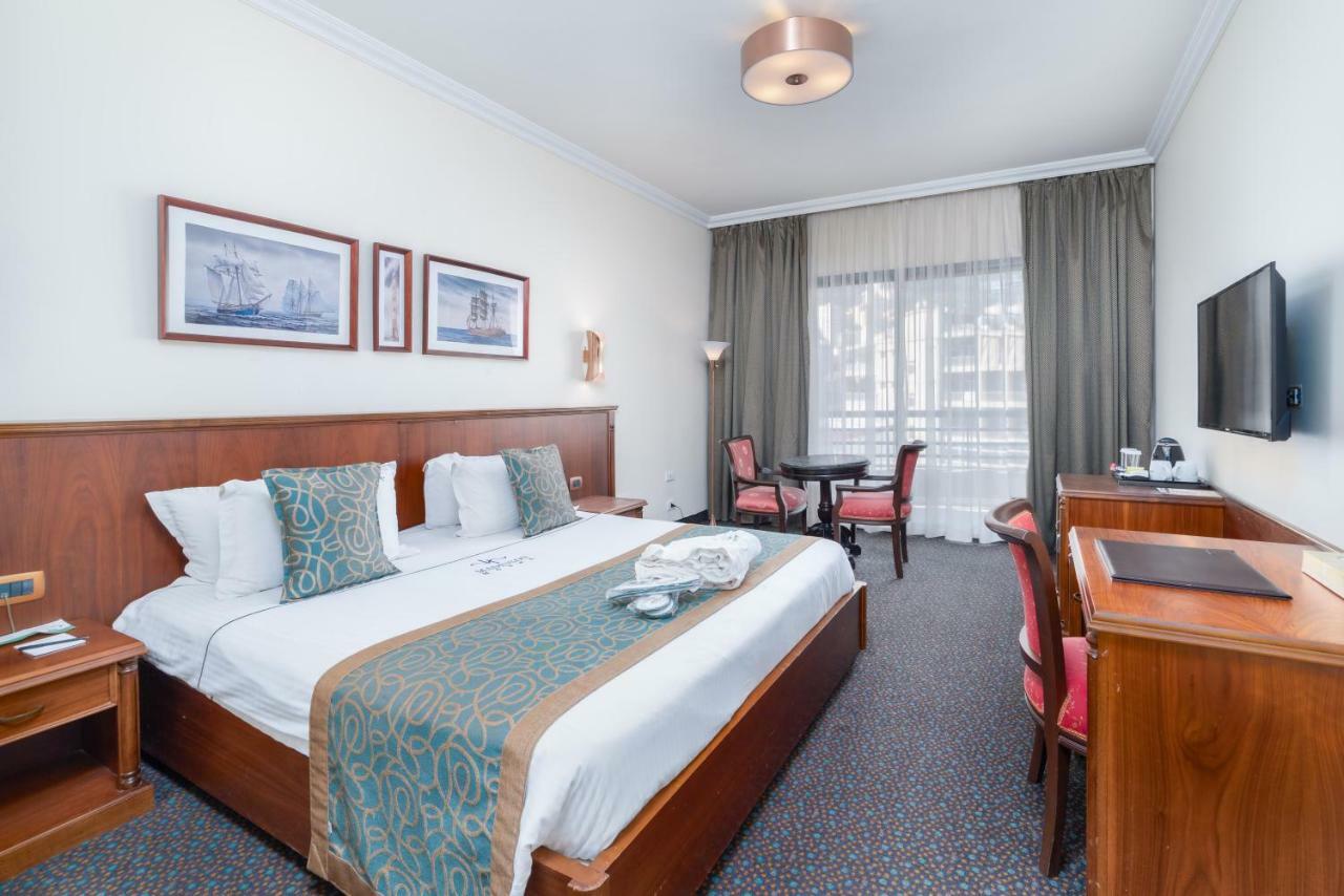Madisson Hotel Jounieh Bagian luar foto