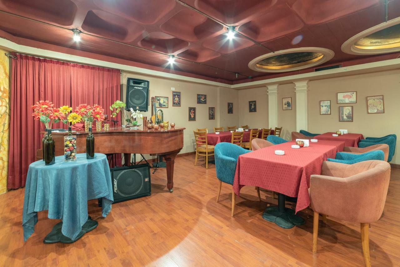 Madisson Hotel Jounieh Bagian luar foto
