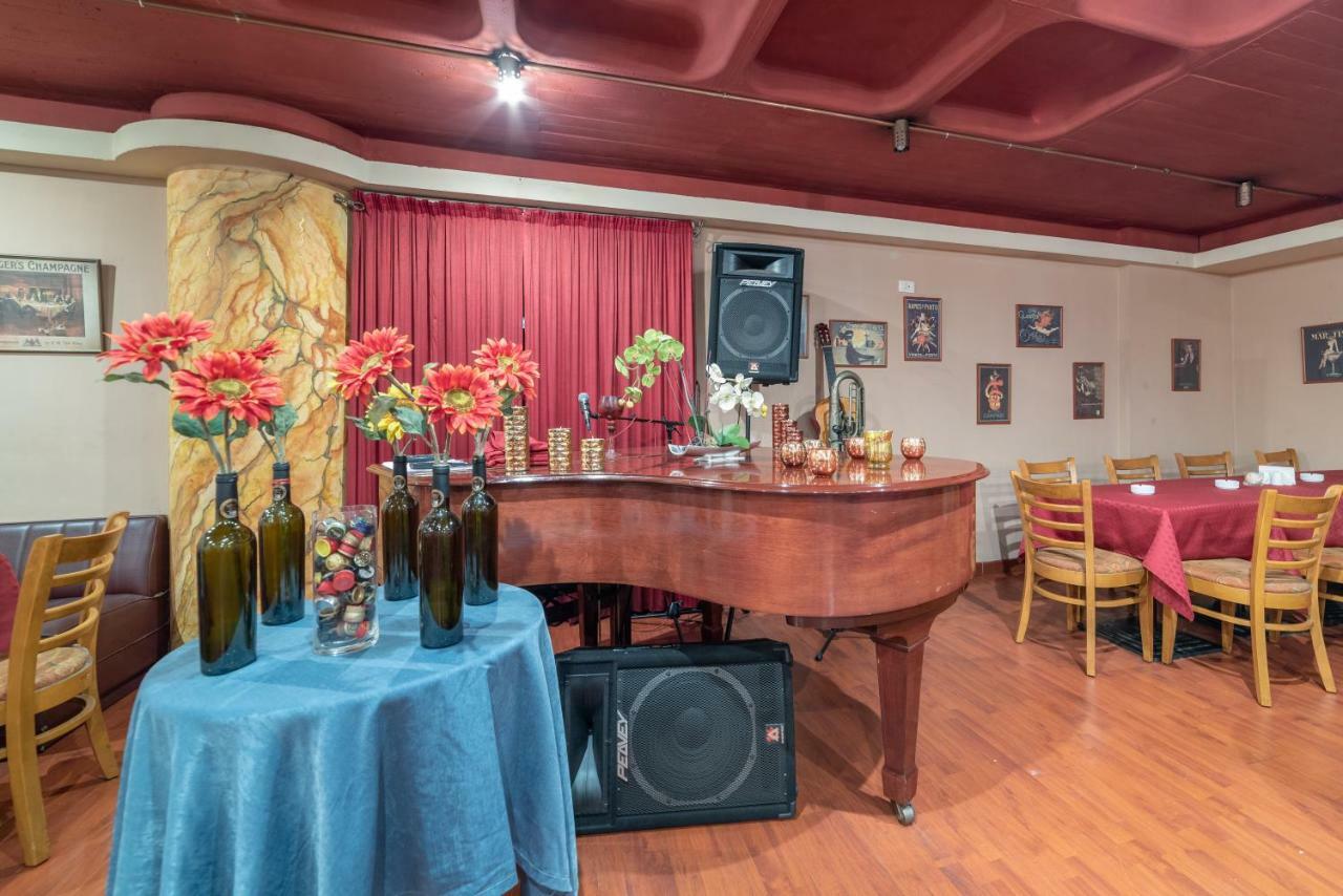 Madisson Hotel Jounieh Bagian luar foto