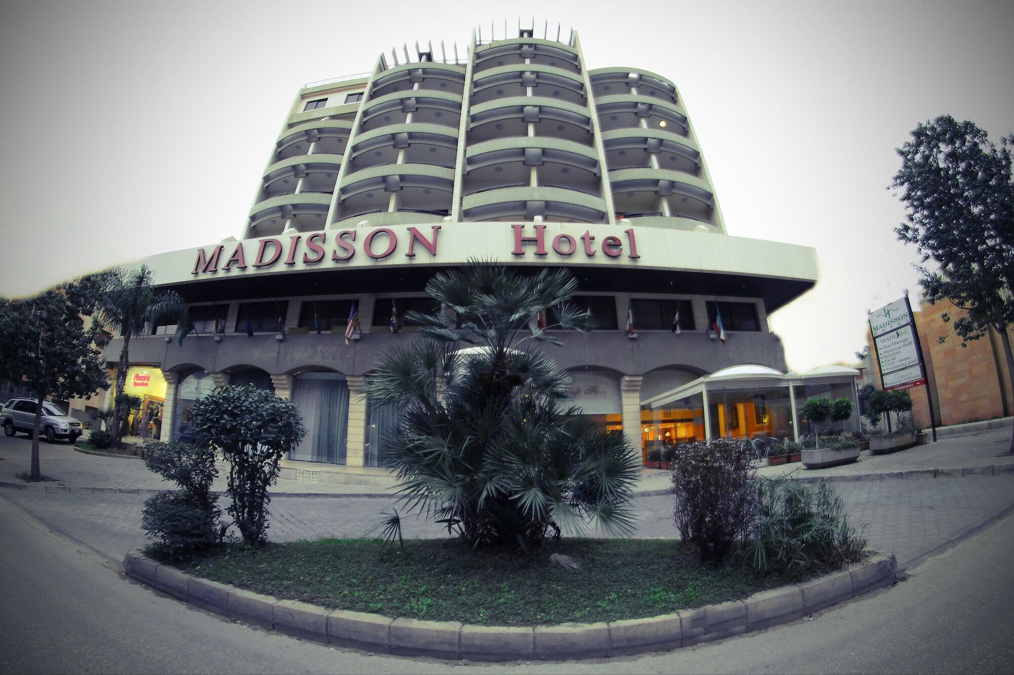 Madisson Hotel Jounieh Bagian luar foto